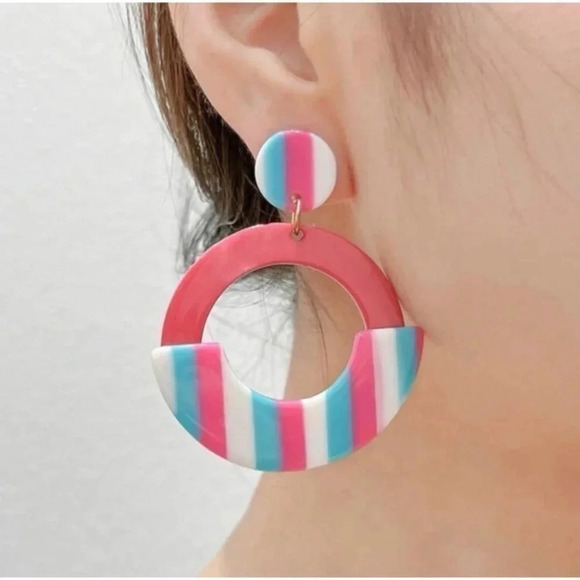 Striped Acrylic Circle Hoop Earrings - Picture 4 of 4